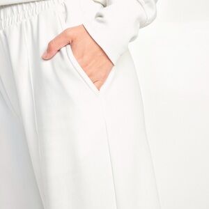 NWT: Old Navy Magnolia High-Waisted Wide Leg Dynamic Fleece Trouser Pant w/Split